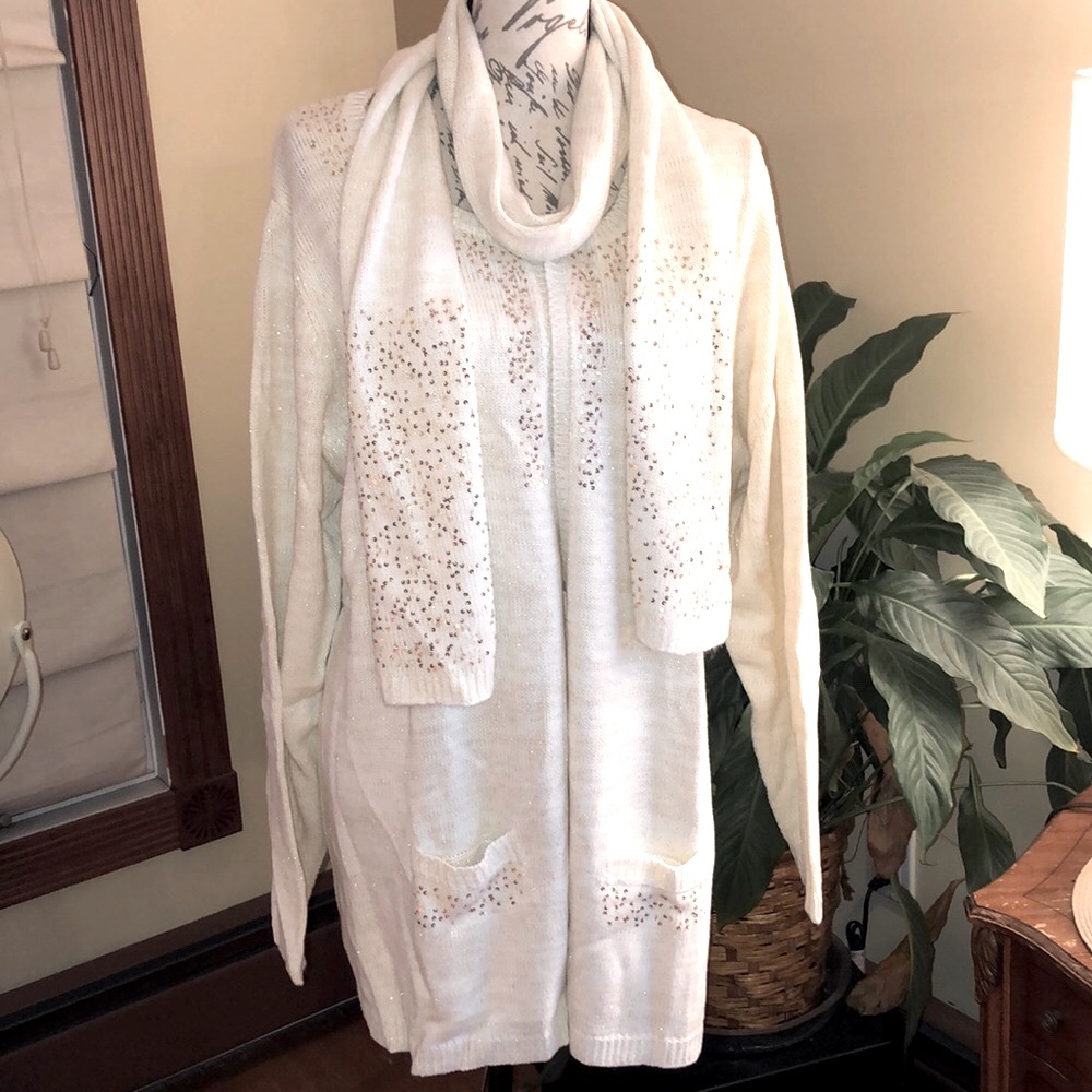 SUSAN GRAVER CREAM & GOLD SWEATER & SCARF SET